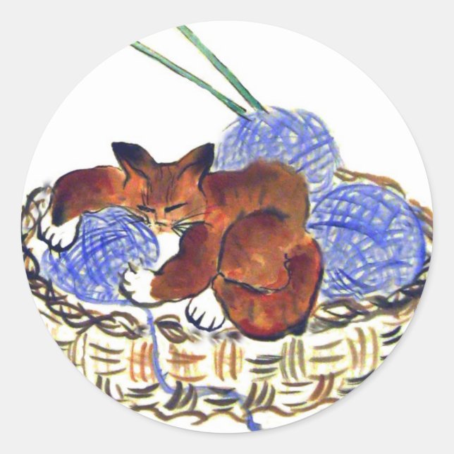 Kitten Hugs a Yarn Pillow Runder Aufkleber (Vorderseite)