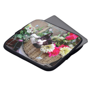 Kitten in a Basket Laptopschutzhülle