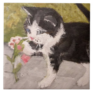 Kitten Playing mit rosa Blume Fliese