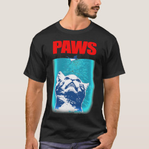 Kitty with large Jaws attacking a mouse PAWS Class T-Shirt