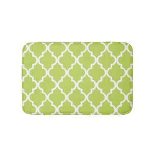 Kiwi Green Quatrefoil Tiles Pattern Badematte