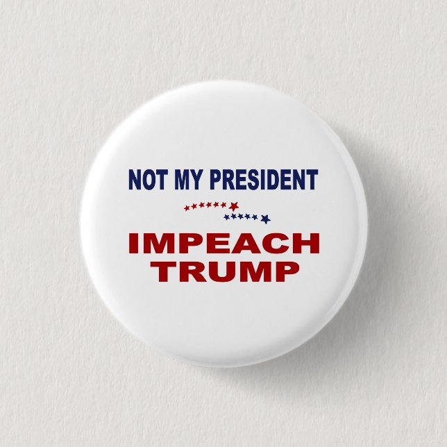 Klagen Sie Trumpf an Button (Vorderseite)