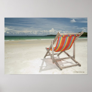 Klappstuhl auf dem weißen Sand von Samui Strand Poster