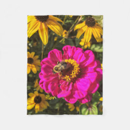 Klare Blumen mit Biene Fleecedecke