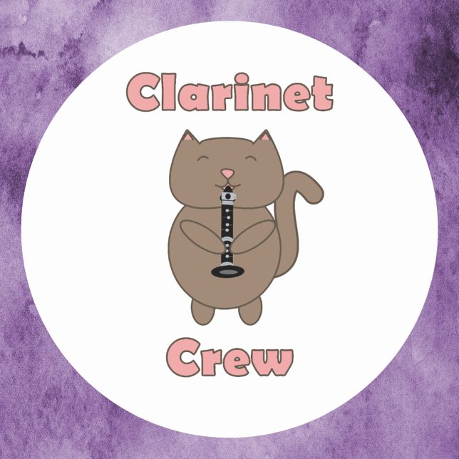 Klarinette Crew Cat Pink Runder Aufkleber (A sticker that says Clarinet Crew in pink along with a brown cat playing the clarinet.)