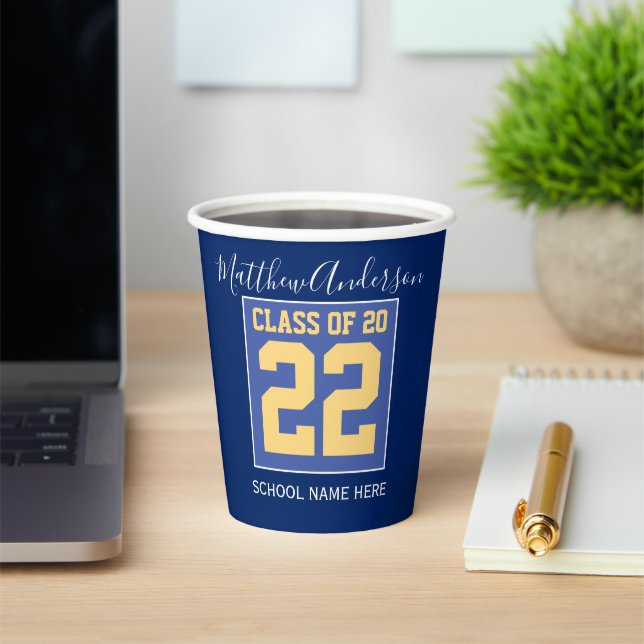 Klasse 2023 Elegant Royal Blue & Gold Abschluss Pappbecher (InSitu)