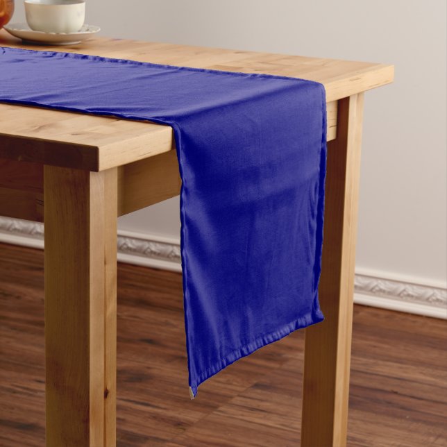 Klasse 2024 Graduate's Name Navy Blue White Gold Kurzer Tischläufer (Beispiel)