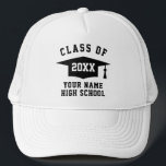 Klasse der Abschlussfeier 2025 Truckerkappe<br><div class="desc">Klasse der High School Abschluss Party Trucker Hut. Cool günstige Geschenkidee für Studierende, Senioren, Unis, Studierende etc. Personalisierte Geschenke für ihn und sie. Abschluss Tassel Cap Logo mit anpassbarer Textvorlage. Fügen Sie Ihre eigene für das Unterrichtsjahr hinzu. Auch Spaß für Wiedersehen-Party. Erhältlich in grün rot blau schwarz neonrosa und andere...</div>