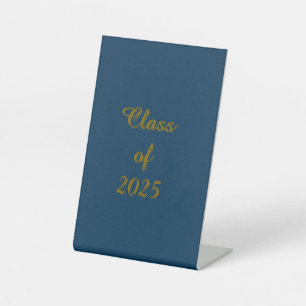 Klasse des "Pedestal Sign" 2025 Sockelschild