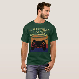 KLASSISCH AUSGEBILDET T-Shirt