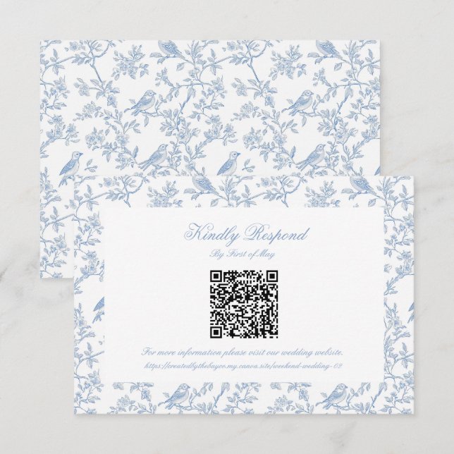 Klassisch blaue florale Toile QR-Code RSVP Karte (Vorne/Hinten)