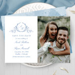 Klassische, blaue Monogramm-Hochzeit mit Foto spei Save The Date<br><div class="desc">Ankündigen Sie Ihr Hochzeitstag mit dieser markanten Hochzeit speichern Sie die Dattelkarte mit zwei Sektionen auf der Vorderseite, zu den verlassen exquisiten handgezeichneten botanischen Monogramm elegant eingerahmten Paare Initialen in blauen Tönen mit Ihren Namen und Hochzeitstermin und Standort Details und auf der rechten Seite mit Abschnitt für Ihr Foto. Zurück...</div>