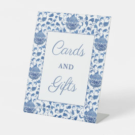 Klassische blaue und weiße Karten und Geschenke fü Sockelschild