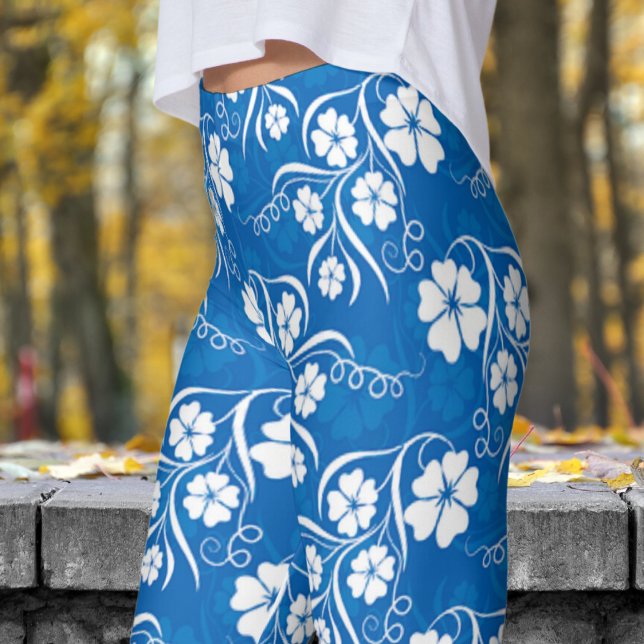 Klassische Blütendrucke in Weiß und Blau Leggings (White Floral on Blue)
