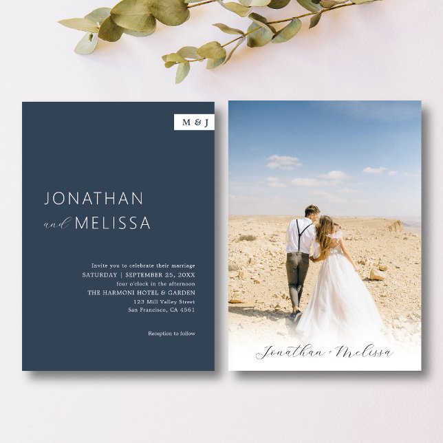 Klassische formale blaue Monogramm-Hochzeit Einladung (Von Creator hochgeladen)