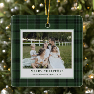 Klassische grüne Tartan-Karo-Familienfoto-Weihnach Keramikornament