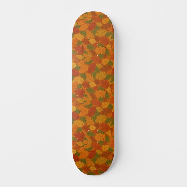 Klassische Herbstblätter gemustert Skateboard (Vorderseite)