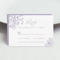 Klassische Hochzeit im Blumengarten mit Lavendel
