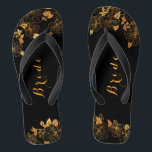Klassische Hochzeitbride Luxus Black & Gold Foliag Flip Flops<br><div class="desc">Diese eleganten Hochzeitsflöße "Bride Luxury Black and gold foliage flip flops" besticht durch eine luxuriöse Schwarz- und Goldpalette mit einem atemberaubenden goldenen Blumenmuster und modernem typografischem Set vor schwarzem Hintergrund, das Eleganz und Eleganz ausstrahlt. Anzeigen der Auflistung auf dieser Seite, um passende Elemente zu finden. Staffel es mit deinen Informationen...</div>