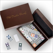 Klassische Holzkiste mit 92 Dominos Set