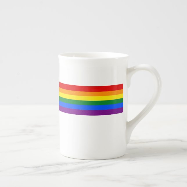 Klassische LGBTQ-Gay Pride-Regenbogenflagge Prozellantasse (Rechts)
