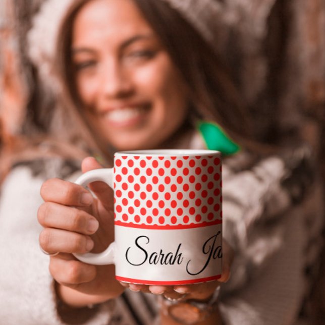 Klassische rote Polka-Punkte-Monogramm-Skripttypog Jumbo-Tasse (Von Creator hochgeladen)