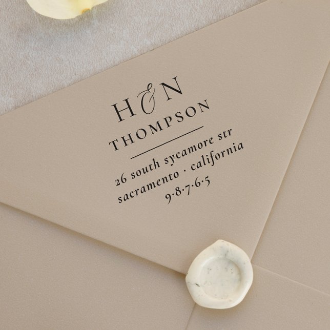 Klassische Rücksendeadresse von Hochzeitnamen und  Permastempel (Rubber Stamp Mock-up)