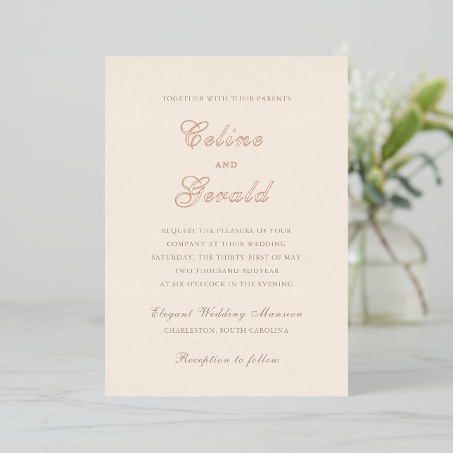 Klassische Sandy-neutrale Hochzeit Folieneinladung (Stehend vorne)