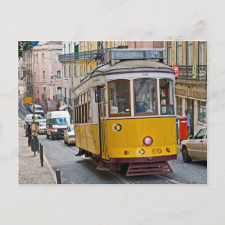 Klassische Straßenbahn in Lissabon, Portugal. Postkarte