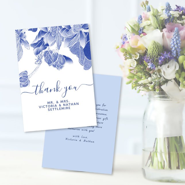 Klassische und moderne Blue White Floral Wedding Dankeskarte (Von Creator hochgeladen)