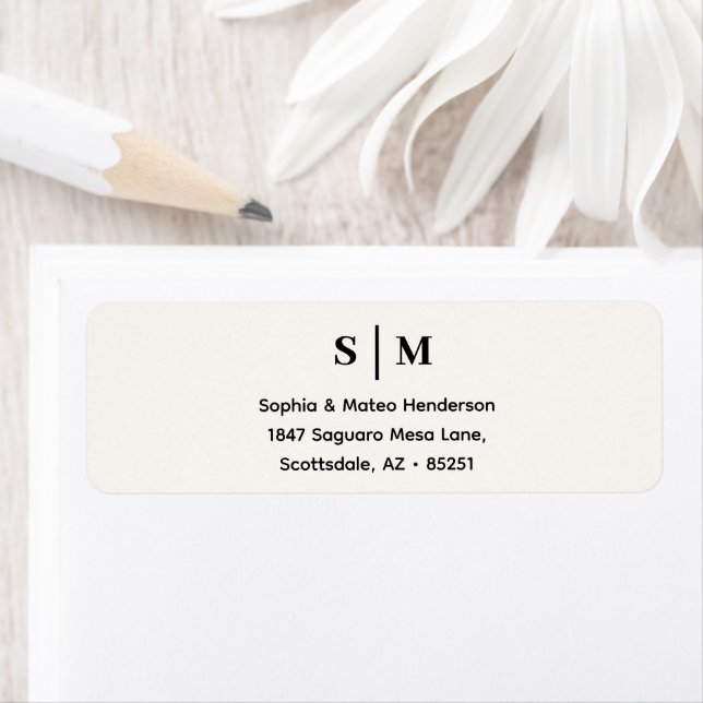 Klassische weiße Hochzeitsadresse mit Monogramm (Insitu)