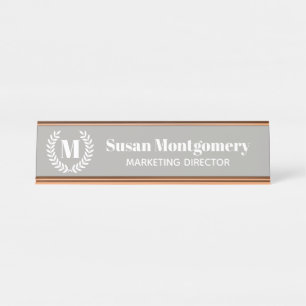 Klassische weiße Laurels und Monogramm Personali Schreibtischnamensplakette