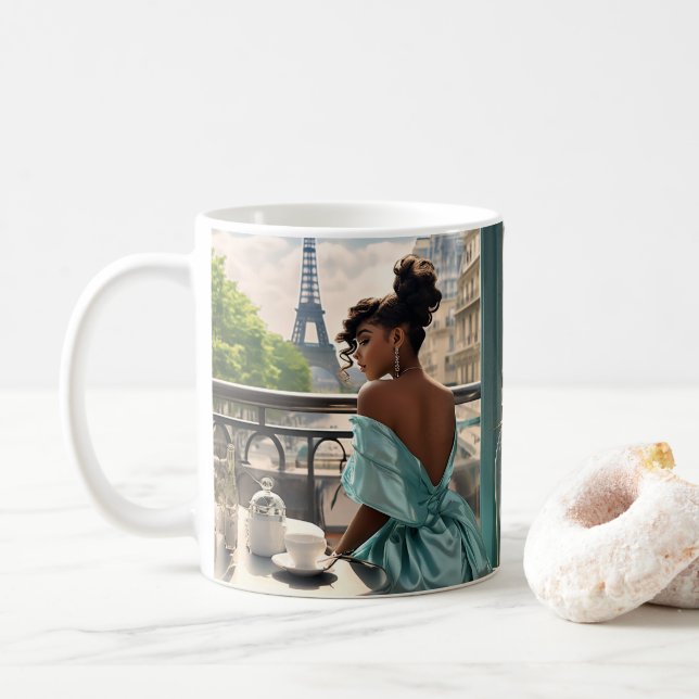 Klassische, weiße Tasse | Mädchen in Paris (Mit Donut)