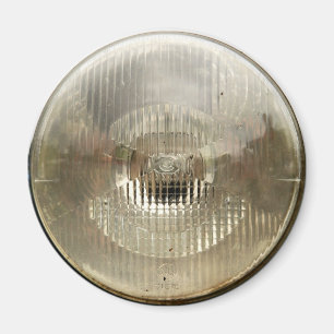 Klassischer Autoscheinwerfer mit runder klarer Magnet