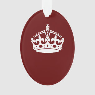Klassischer Behalt von Calm Crown auf Burgund Red Ornament