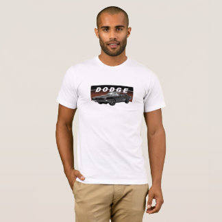 Klassischer Dodge-Herausforderer auf weißem T - T-Shirt