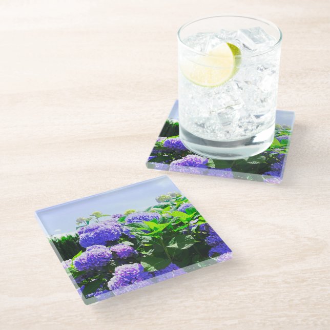 Klassischer Lila-realistischer Hydrangea-Untersetz Glasuntersetzer (Schrägansicht)