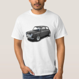 Klassischer Miniwagen auf weißem T-Shirt mit Holzk
