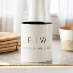 Klassischer neutraler, moderner Minimalistischer M Zweifarbige Tasse<br><div class="desc">Erhöhen Sie Ihre Morgenroutine mit unserer neutralen, modernen Minimalistischen Monogram Name Coffee Tasse. Diese elegante und stilvolle Tasse bringt eine Touch zeitgenössischer Eleganz in Ihr tägliches Kaffeemitual. Mit einem minimalistischen Design in klassischem Schwarz und Weiß, das in der Küche oder im Büro eine vielseitige Ergänzung darstellt. Das herausragende Merkmal ist...</div>