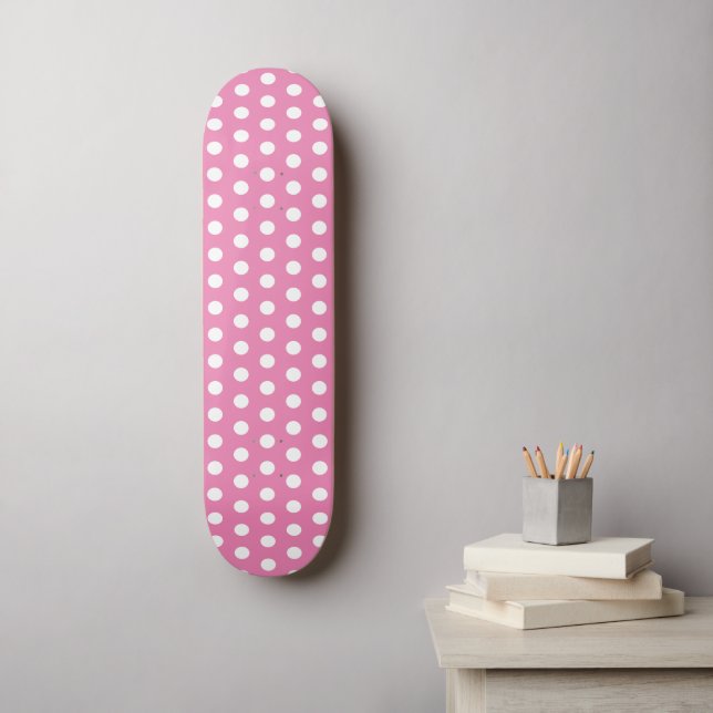 Klassischer Niedlicher Polka Dot Rosa und Weiß Skateboard (Wandkunst)