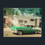 Klassischer Oldtimer in Havanna, Kuba Postkarte<br><div class="desc">Ein Oldtimer in Havanna,  Kuba,  in Bewegung entlang der Straßen dieser zauberhaften Stadt.</div>