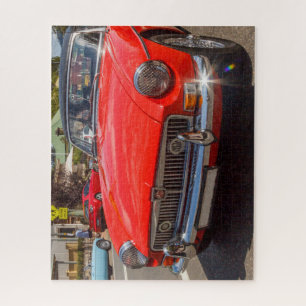 Klassischer roter MGB-Roadster-Sportwagen.
