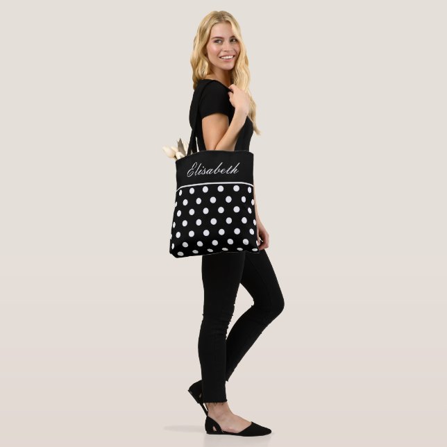 Klassischer schwarzer Polka Dot Name Tasche (Am Model)