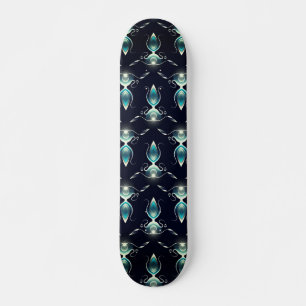 Klassisches Aussehen von blauen Edelsteinen mit le Skateboard