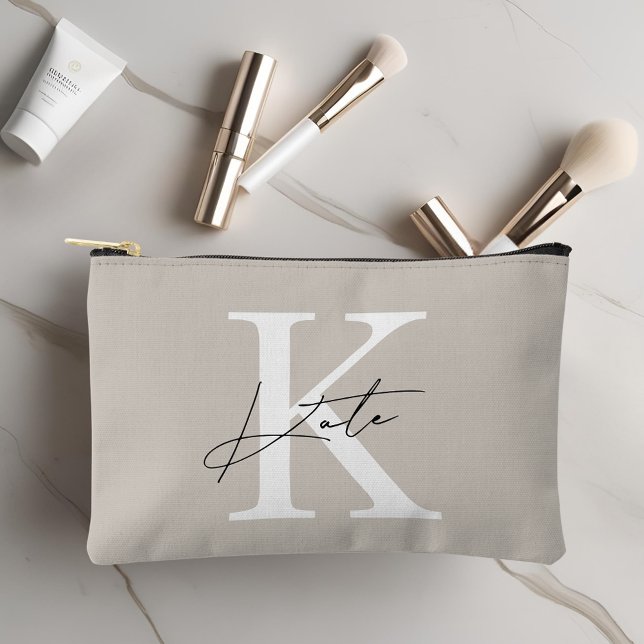 Klassisches Beige Monogram Bridesmaid-Geschenk Zubehörtasche (Von Creator hochgeladen)