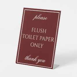 Klassisches, einfaches rotes Badezimmer, setikale  Sockelschild