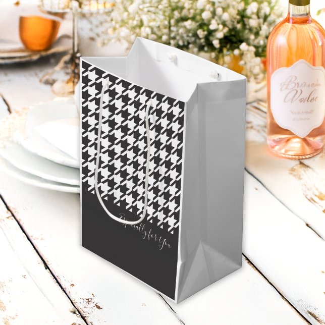 Klassisches elegantes Schwarz-Weiß-Hahnentrittmust Mittlere Geschenktüte (Von Creator hochgeladen)