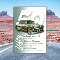 Klassisches grünes Auto wird 50