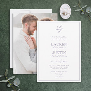 Klassisches Lavendel-Script Monogram-Foto Hochzeit Einladung