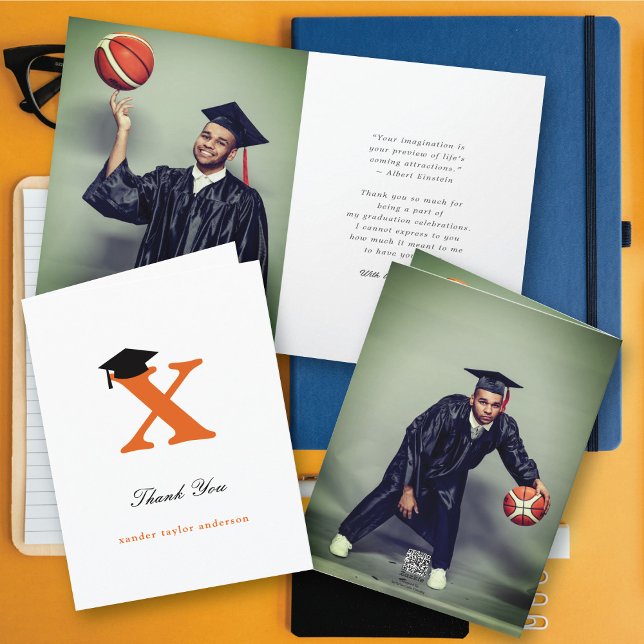 Klassisches Monogram X Graduation Cap Foto Moderne Dankeskarte (Classic Graduate's Monogram X Graduation Cap Photo Modern Thank You Card @ zazzle.com/color_therapy)